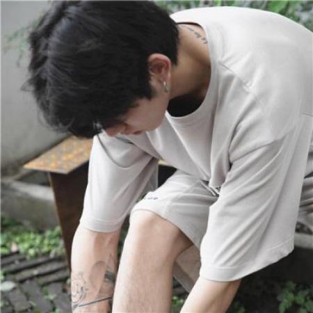 qq男头像帅气冷漠高清真人 快乐也不过如此