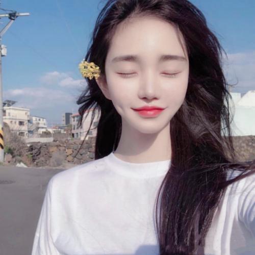 高清好看的美女头像气质爆棚，保证谁看了都会喜欢的