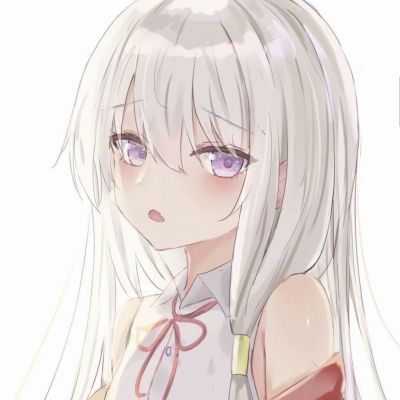 女生头像霸气动漫人物，扮演着游戏角色酷酷的