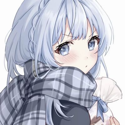 女生头像霸气动漫人物，扮演着游戏角色酷酷的
