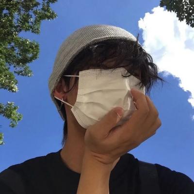 冷酷超拽男生霸气头像，有一种嚣张叫无视一切