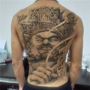 背部纹身图案男生头像 高清好看的纹身图片男生霸气背部头像