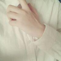 个性半身男生头像,看不到脸,无脸的