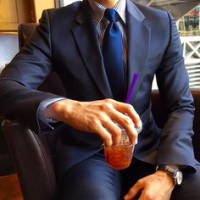 半身成熟男人头像看不到脸的,时尚又有范