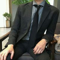 狭路相逢勇者胜,半身成熟男人头像图片
