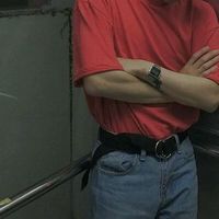 狭路相逢勇者胜,半身成熟男人头像图片