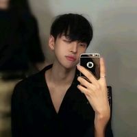 半身绅士男生头像,穿西服的,穿运动服的