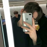 半身绅士男生头像,穿西服的,穿运动服的