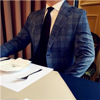 穿西服不露脸的头像 开豪车戴豪表成熟稳重男士