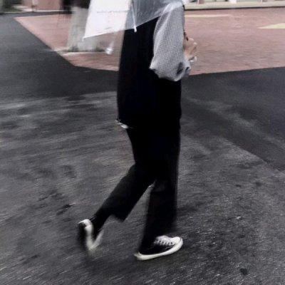 专一而又滥情的男人，男生部位高冷头像