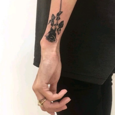 专一而又滥情的男人，男生部位高冷头像