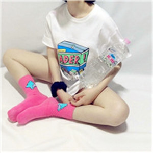 个性半身女生头像 虽然无脸看不到脸但是很美
