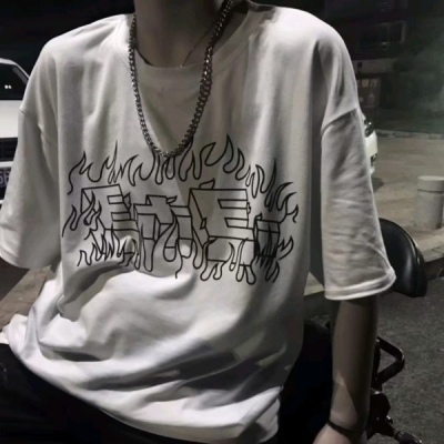 清新半身男头，唇齿深渊眉眼之间充满自信