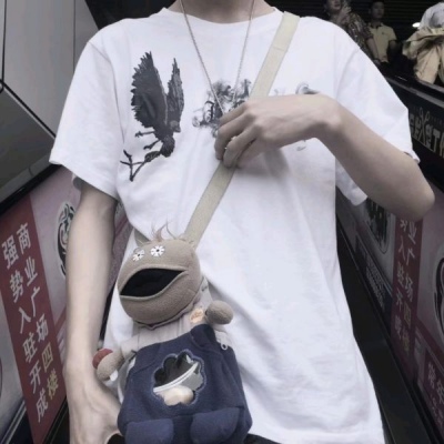 清新半身男头，唇齿深渊眉眼之间充满自信