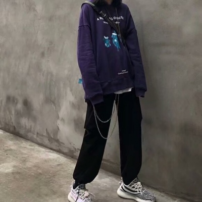 半身男头像，坠入爱河的男生是沉默的