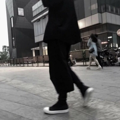 个性超拽的男生头像，比较拽摆出你的霸气