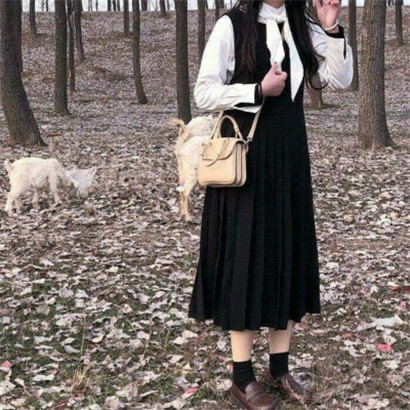 学院风女生头像，全部是穿着裙子看不到脸的