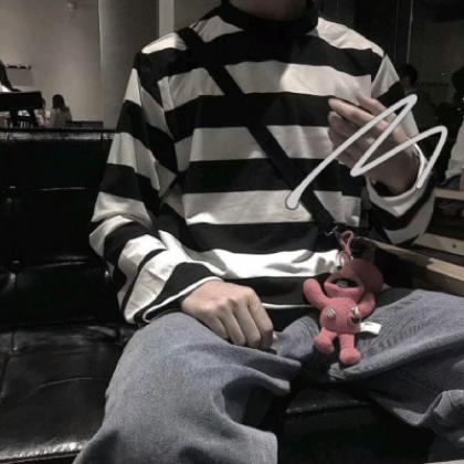 半身男生头像，帅气不露脸半身照最个性