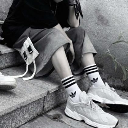 半身男生头像，帅气不露脸半身照最个性