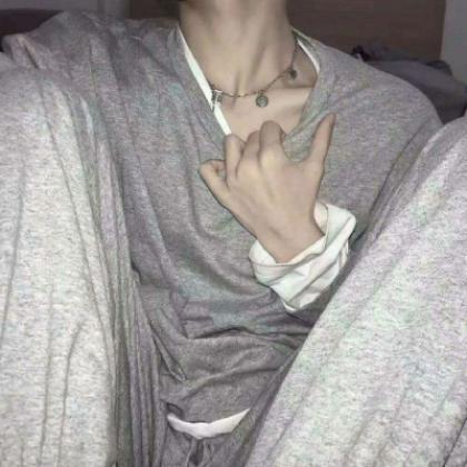 半身男生头像，帅气不露脸半身照最个性