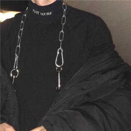 个性不露脸男生头像寂寞孤独伤感，沧桑的男人有失风度了