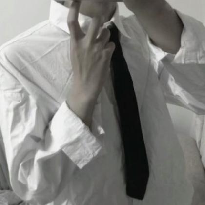 衬衫头像男生不露头，白色衬衫黑色衬衫打领带的