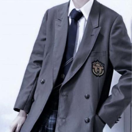 帅气的男生头像半身看不到脸的