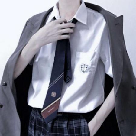 帅气的男生头像半身看不到脸的
