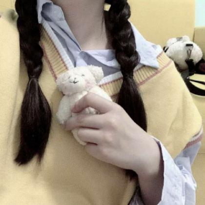 黄颜色头像唯美女生，唯美半身看不到脸的