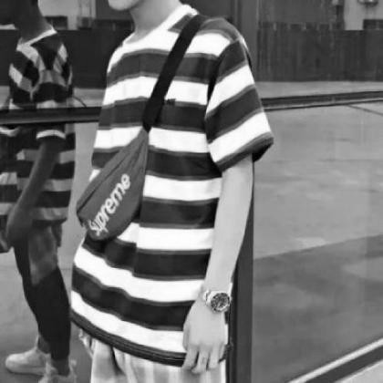 半身黑白男头真人，生活其实很简单开心就好