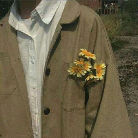 部位男生头像森系捧花，我默默的和你表达爱