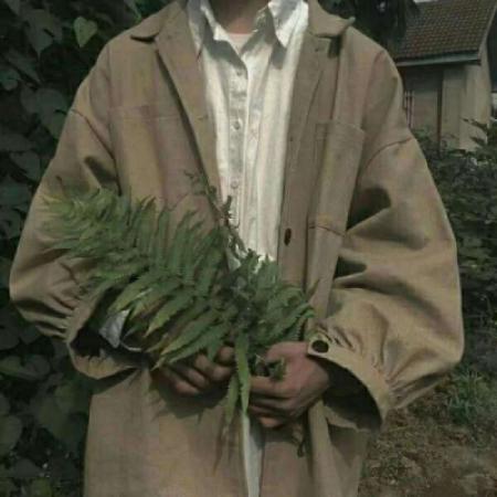 部位男生头像森系捧花，我默默的和你表达爱
