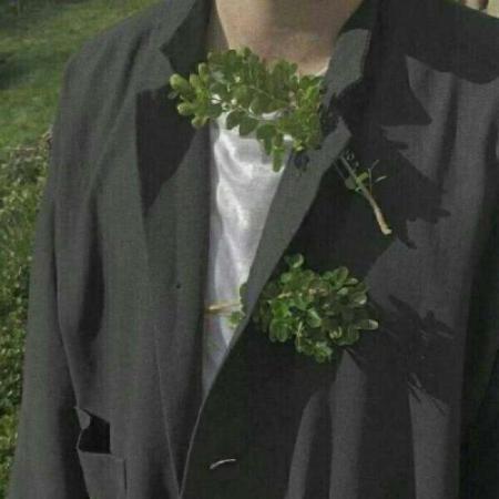 部位男生头像森系捧花，我默默的和你表达爱