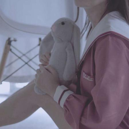 ins韩系半身女生头像，长发制服系同一个