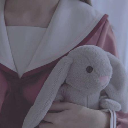 ins韩系半身女生头像，长发制服系同一个