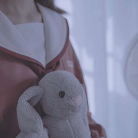 ins韩系半身女生头像，长发制服系同一个
