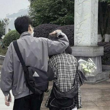 不非主流情侣头像情侣专用，一辈子逗你开心的人