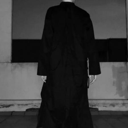半身男生衬衫头像 孤单时需要陪伴