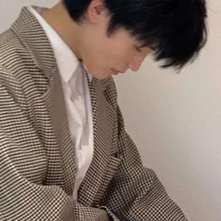 半身男生衬衫头像 孤单时需要陪伴