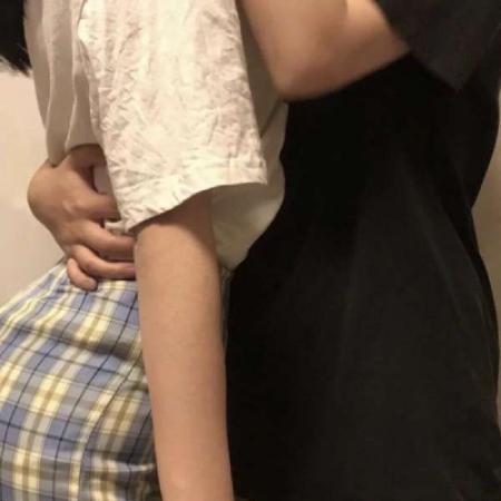好看的甜到爆情侣头像真人部位半身控真人
