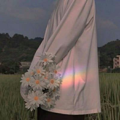 上半身看不到脸的男生头像 没有那么多不期而遇
