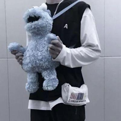 上半身看不到脸的男生头像 没有那么多不期而遇
