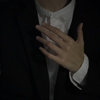 半身不露脸的男生微信头像，很受欢迎的部位男头