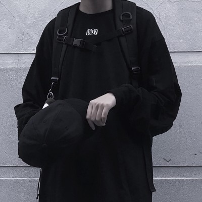 又酷又帅的头像男生不露脸 青春如此华美要好好珍惜