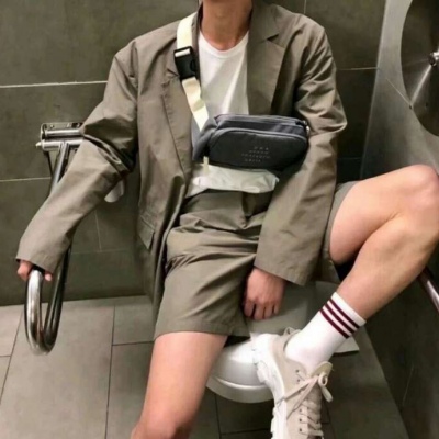 qq男生部位头像高清，男人应积极地向不幸挑战
