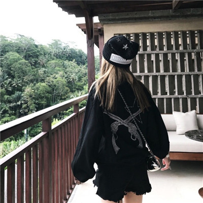 2018超拽帅气女生背影头像,风格和气质百变的女人