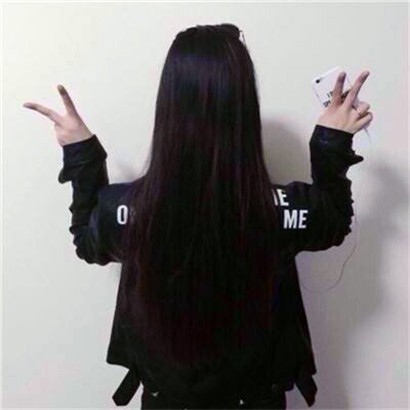 面向大海寂寞远离一切，微信唯美头像女生背影