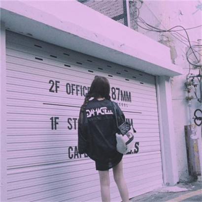 女生海边背影头像长发系列，伤感孤单的女人