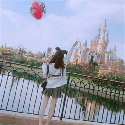 2019微信独一无二头像女生头像，微笑掩饰悲伤的女孩