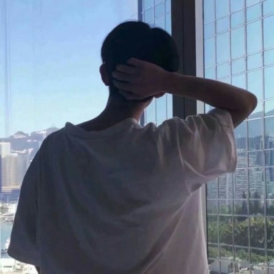 男生背影头像伤感 过去了就是过去了不要回忆